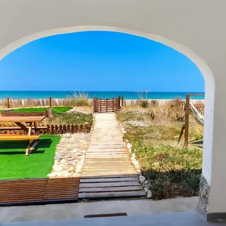 The House -- Casa En Primera Linea De Playa - Casa vacanze