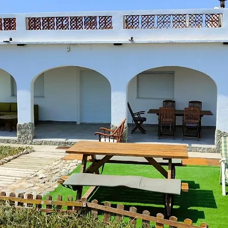 The House -- Casa En Primera Linea De Playa -