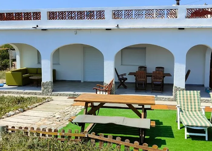 The House -- Casa En Primera Línea De Playa -